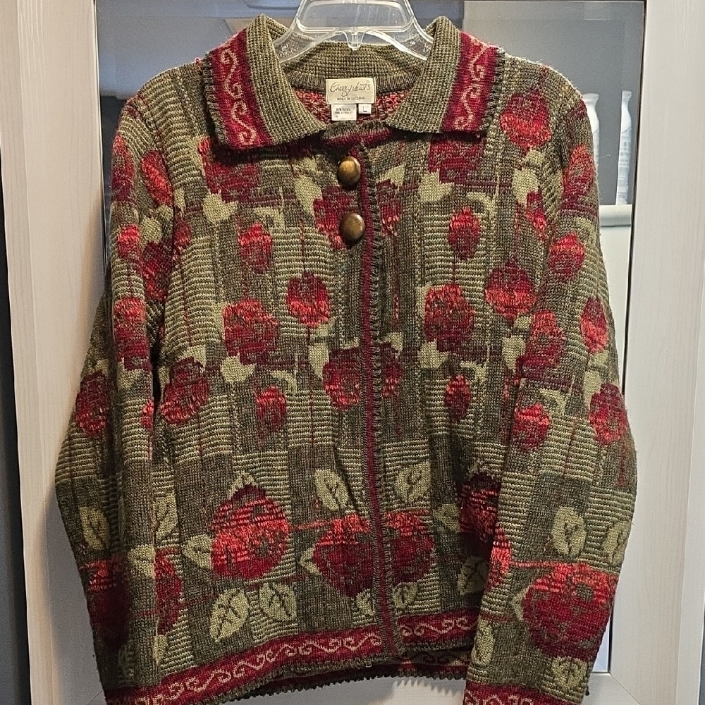 Vintage Cherry Lewis Floral Knit Cardigan. Zip/Button. Wool/Acrylic.